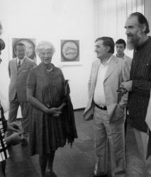 Peggy Guggenheim, Emilio Scanavino ed Emilio Vedova alla personale di Scanavino al centro Internazionale delle Arti e del Costume, Palazzo Grassi, Venezia, 1973 | Peggy Guggenheim, Emilio Scanavino and Emilio Vedova at the Scanavino’s solo exhibition,  Centro Internazionale delle Arti e del Costume, Palazzo Grassi, Venice, 1973